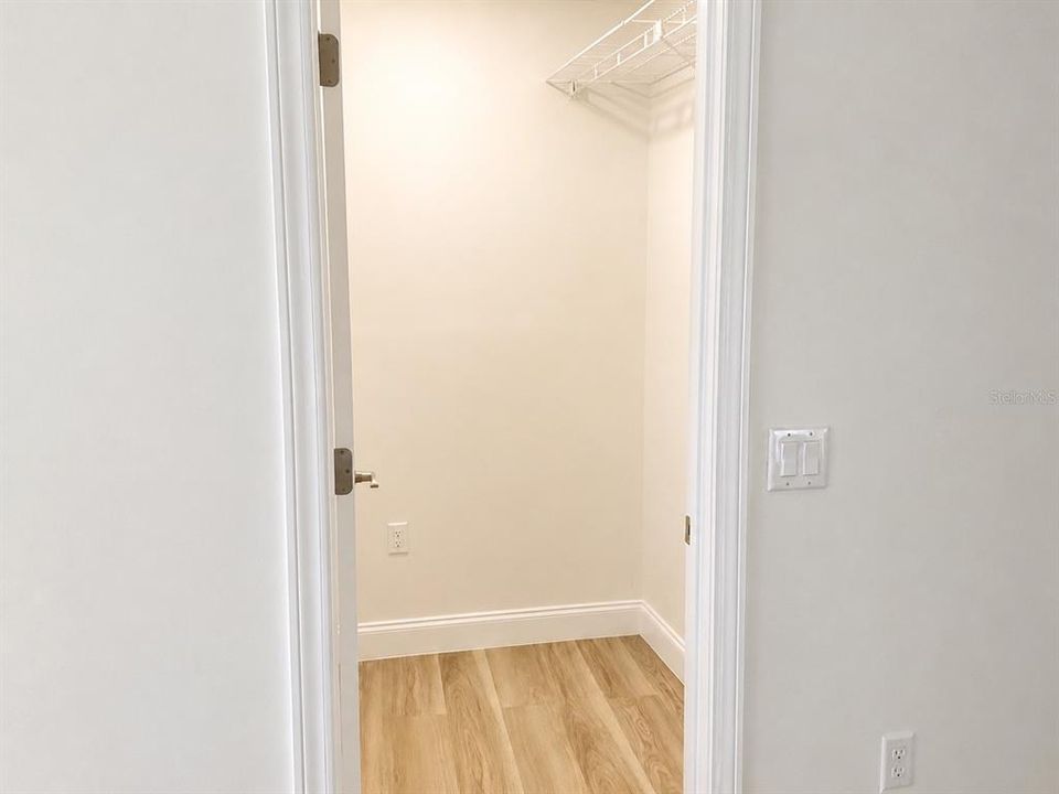 En Venta: $547,900 (2 camas, 2 baños, 1625 Pies cuadrados)