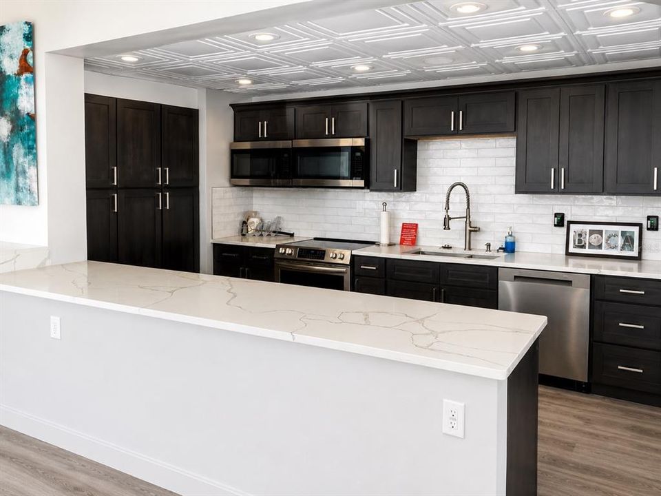 En Venta: $547,900 (2 camas, 2 baños, 1625 Pies cuadrados)