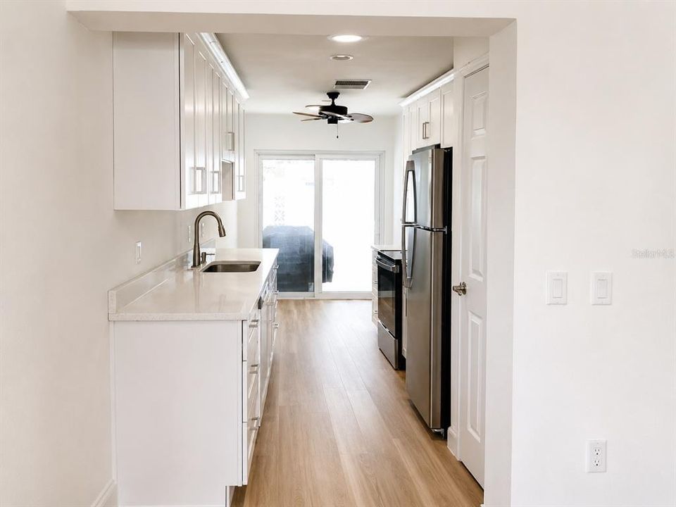 En Venta: $547,900 (2 camas, 2 baños, 1625 Pies cuadrados)