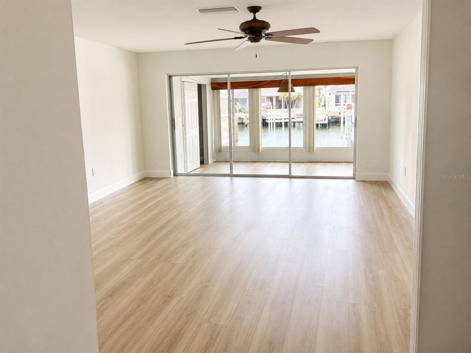 En Venta: $547,900 (2 camas, 2 baños, 1625 Pies cuadrados)
