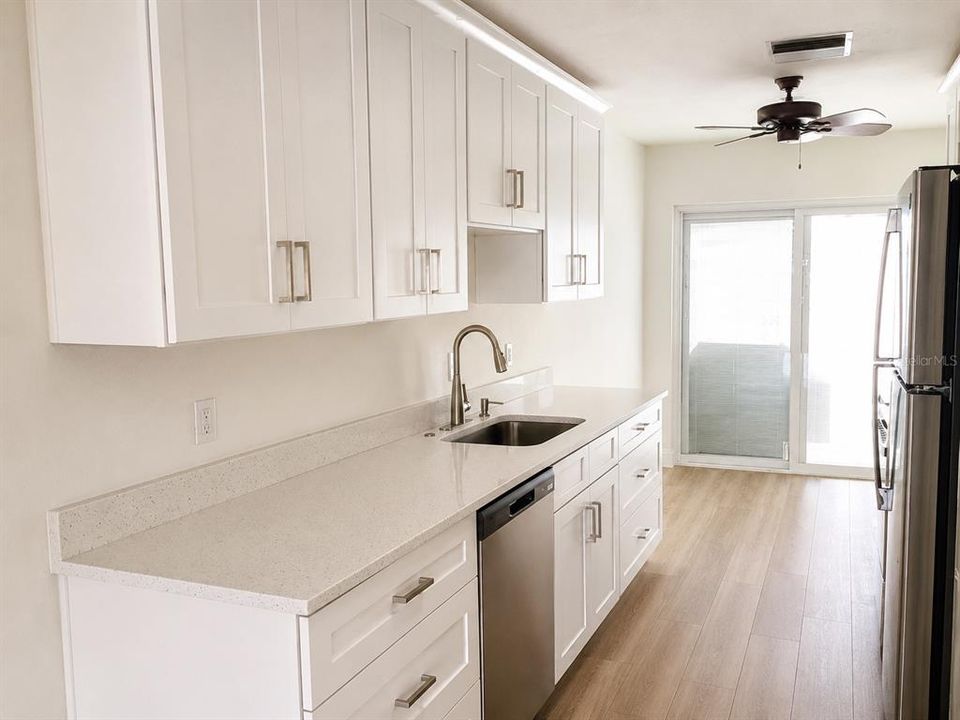 En Venta: $547,900 (2 camas, 2 baños, 1625 Pies cuadrados)