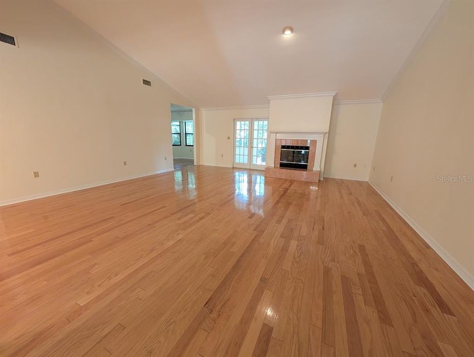 For Sale: $419,000 (3 beds, 2 baths, 2158 Square Feet)