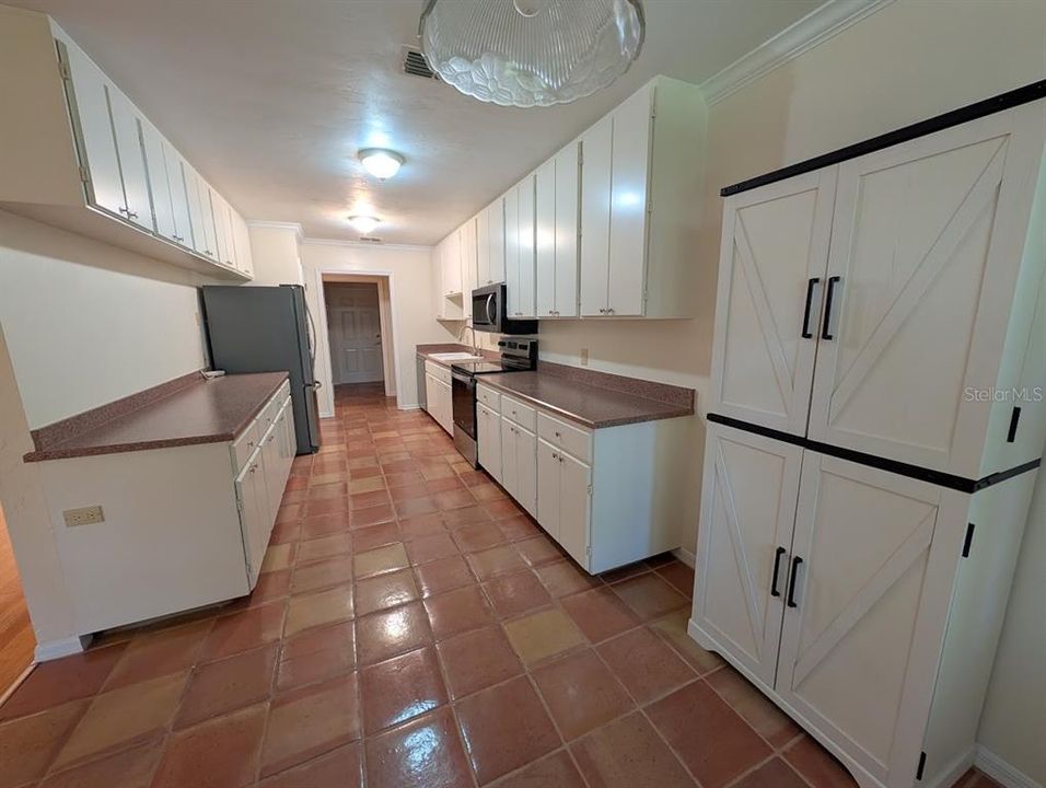 For Sale: $419,000 (3 beds, 2 baths, 2158 Square Feet)
