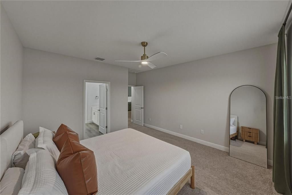 В аренду: $2,400 (3 спален, 2 ванн, 1701 Квадратных фут)