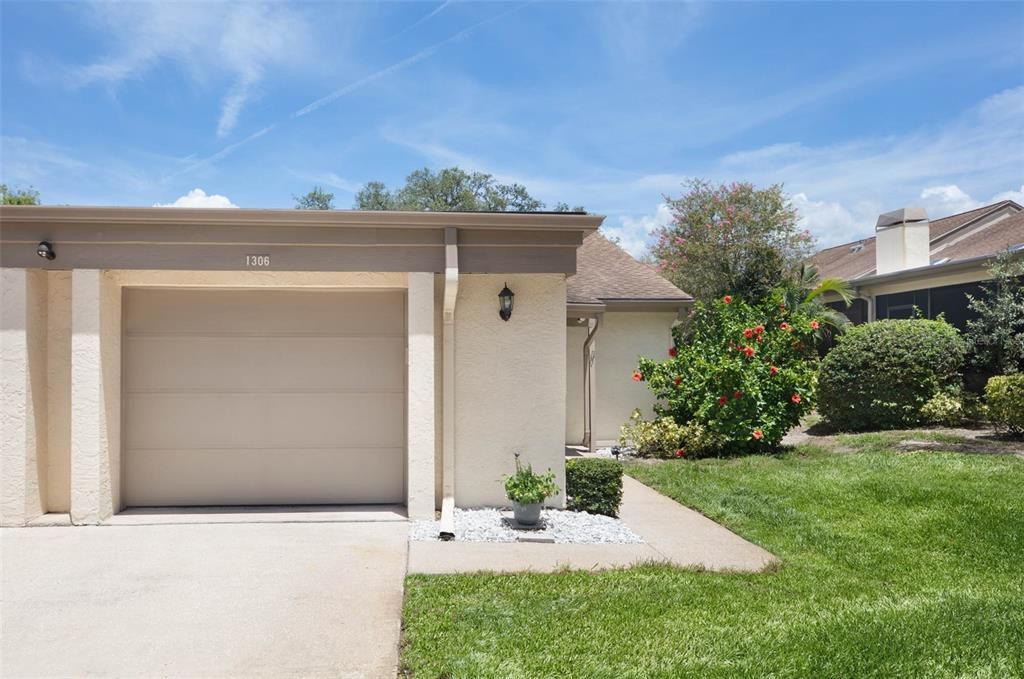 For Sale: $229,000 (2 beds, 2 baths, 1240 Square Feet)