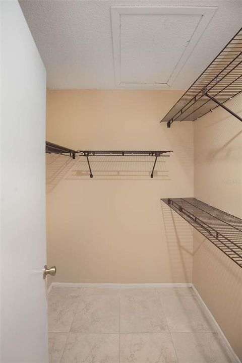 For Sale: $229,000 (2 beds, 2 baths, 1240 Square Feet)