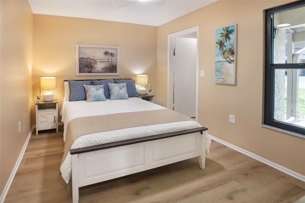For Sale: $229,000 (2 beds, 2 baths, 1240 Square Feet)