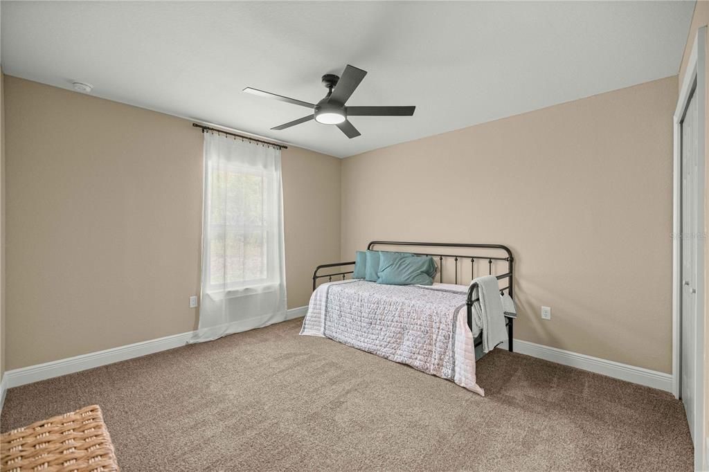For Sale: $299,999 (3 beds, 2 baths, 1934 Square Feet)