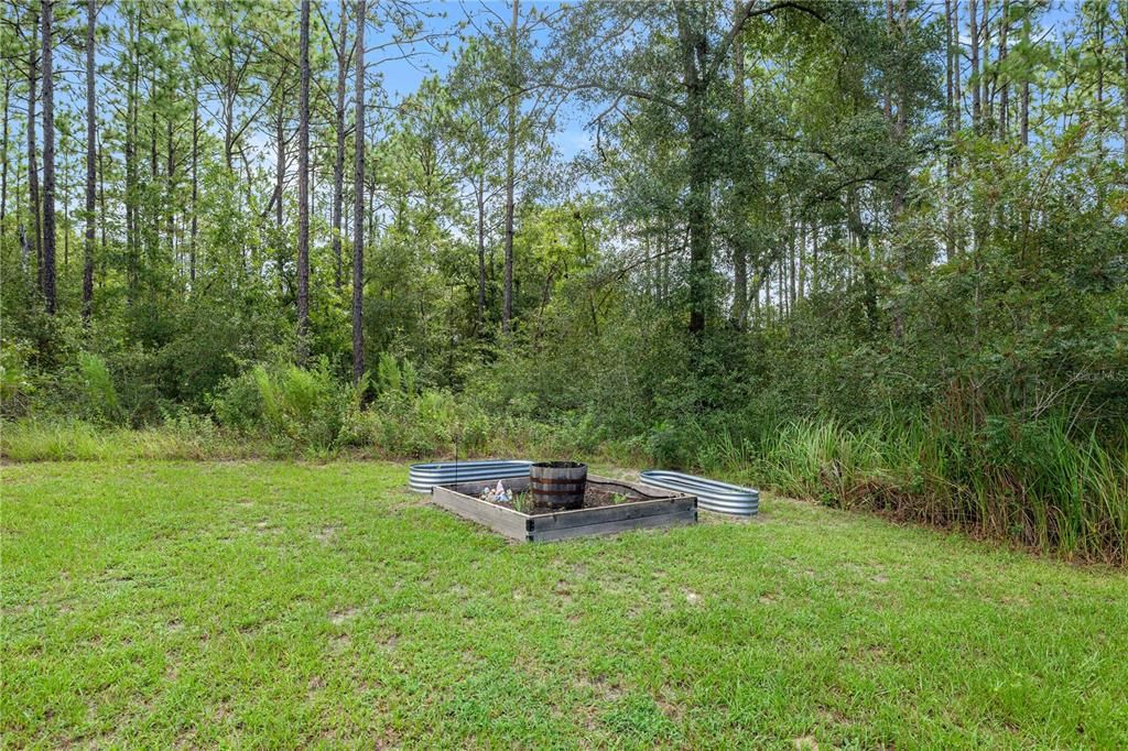 For Sale: $299,999 (3 beds, 2 baths, 1934 Square Feet)