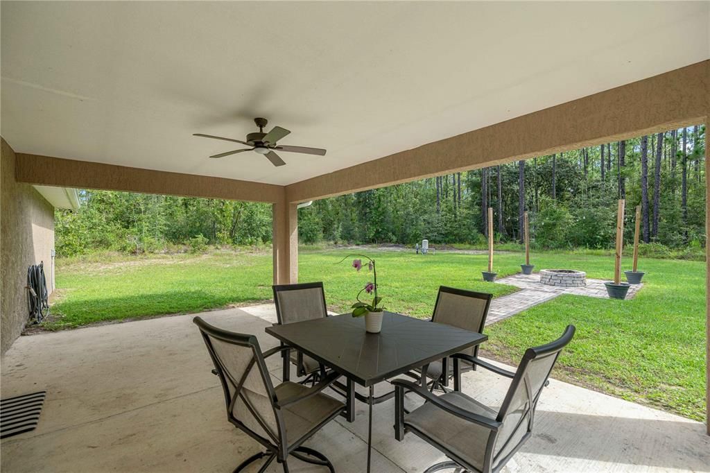 For Sale: $299,999 (3 beds, 2 baths, 1934 Square Feet)