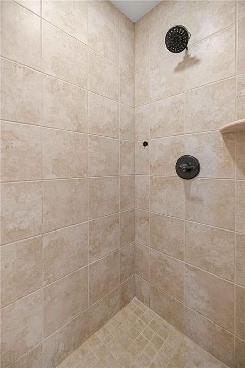 For Sale: $299,999 (3 beds, 2 baths, 1934 Square Feet)