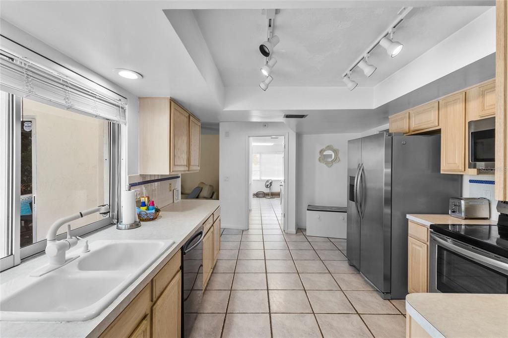 For Sale: $549,000 (3 beds, 2 baths, 1936 Square Feet)