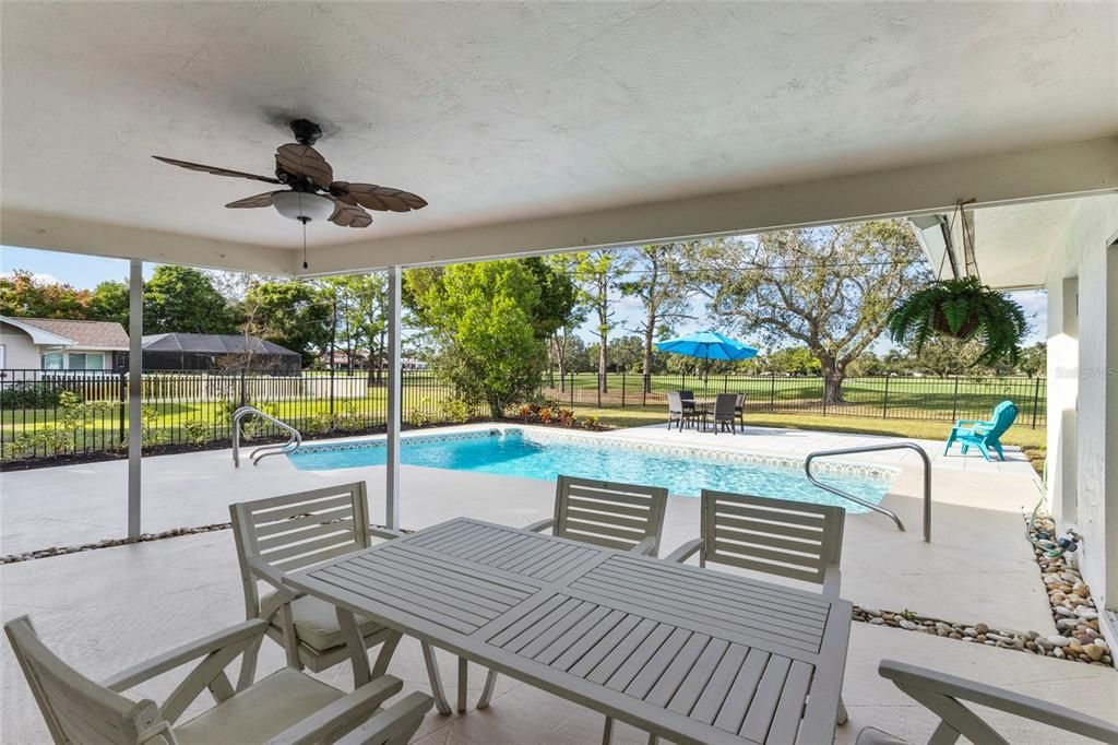 For Sale: $549,000 (3 beds, 2 baths, 1936 Square Feet)