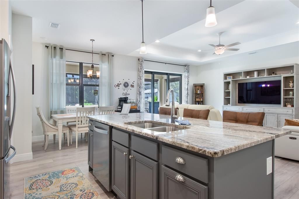 For Sale: $439,900 (3 beds, 2 baths, 1692 Square Feet)