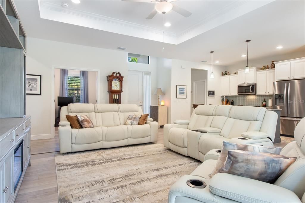 For Sale: $439,900 (3 beds, 2 baths, 1692 Square Feet)
