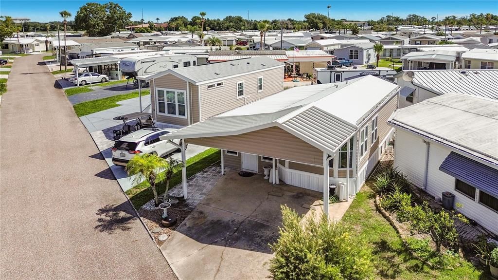 For Sale: $95,000 (1 beds, 1 baths, 691 Square Feet)
