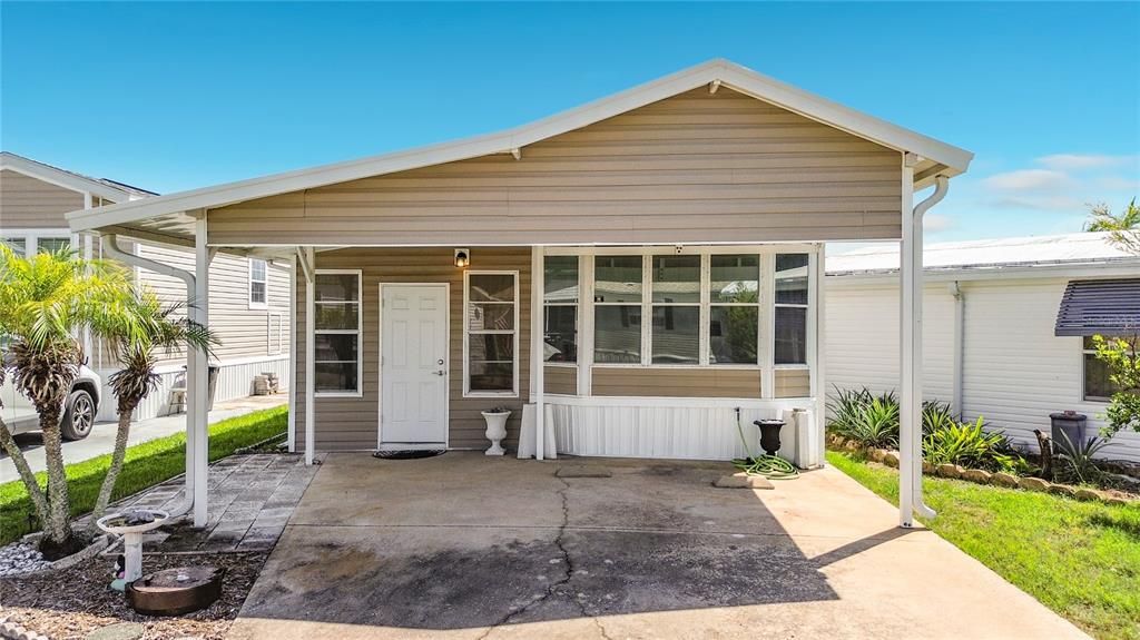 For Sale: $95,000 (1 beds, 1 baths, 691 Square Feet)