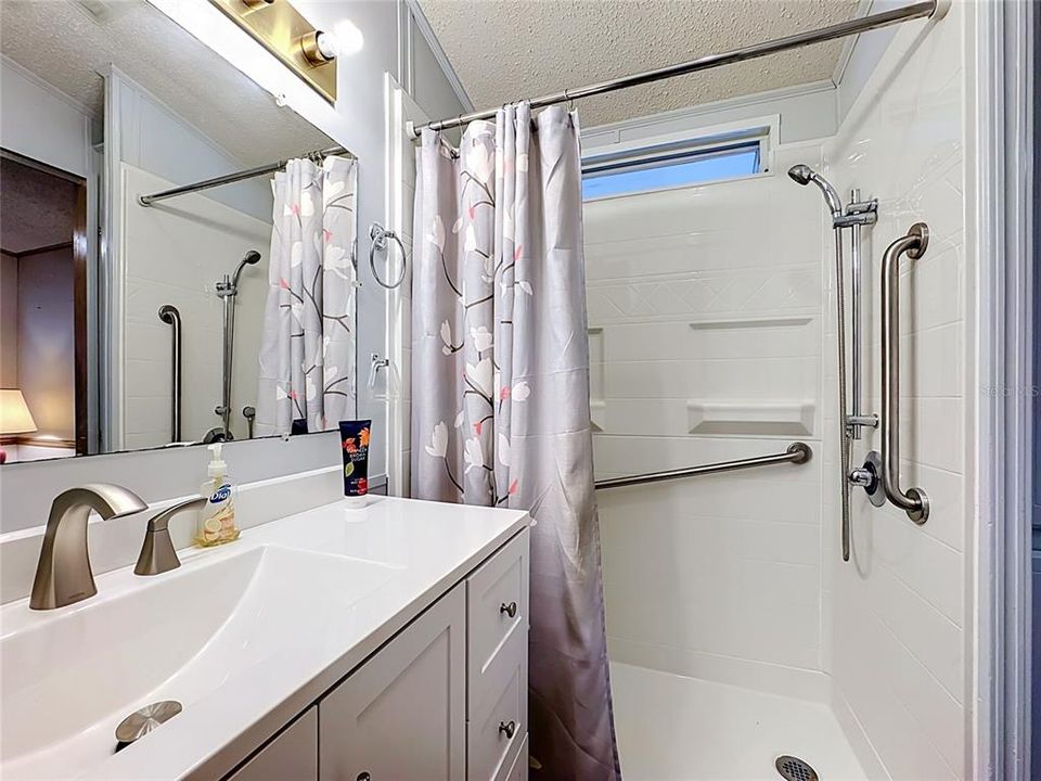 For Sale: $95,000 (1 beds, 1 baths, 691 Square Feet)