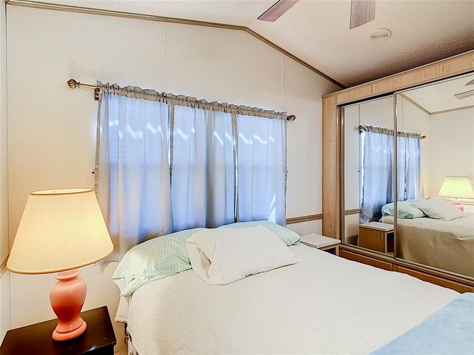 For Sale: $95,000 (1 beds, 1 baths, 691 Square Feet)