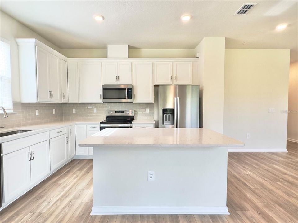 For Rent: $2,900 (4 beds, 3 baths, 2208 Square Feet)