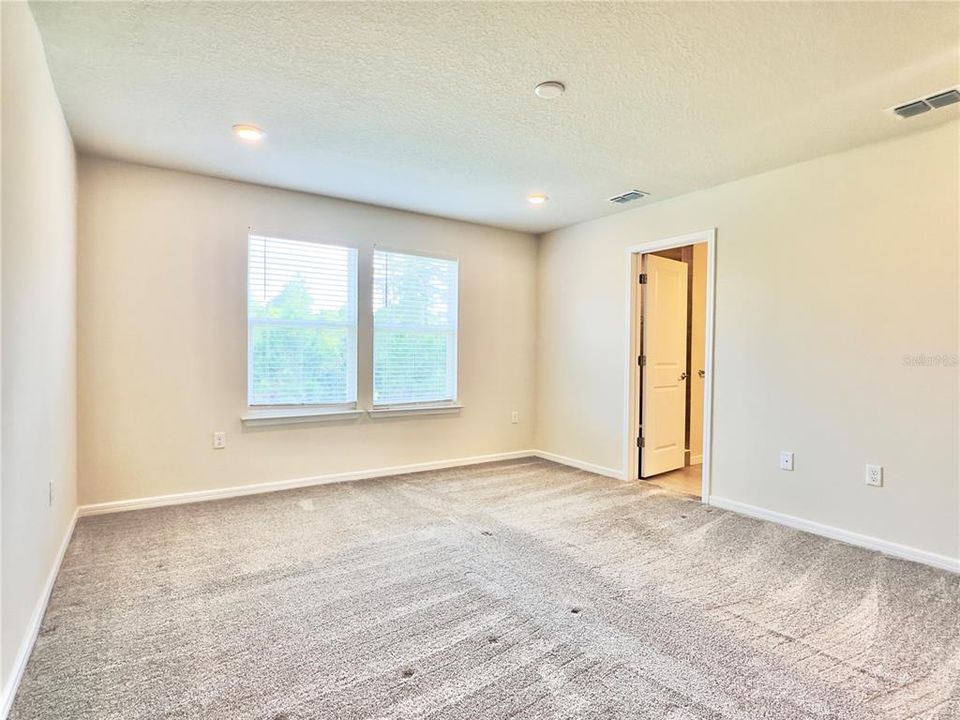 For Rent: $2,900 (4 beds, 3 baths, 2208 Square Feet)