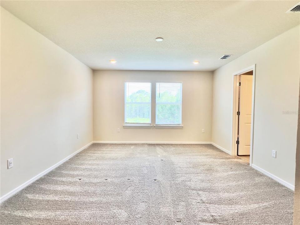 For Rent: $2,900 (4 beds, 3 baths, 2208 Square Feet)