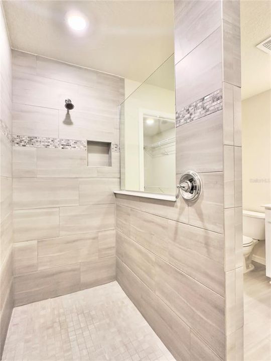 For Rent: $2,900 (4 beds, 3 baths, 2208 Square Feet)