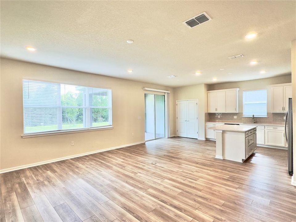 For Rent: $2,900 (4 beds, 3 baths, 2208 Square Feet)