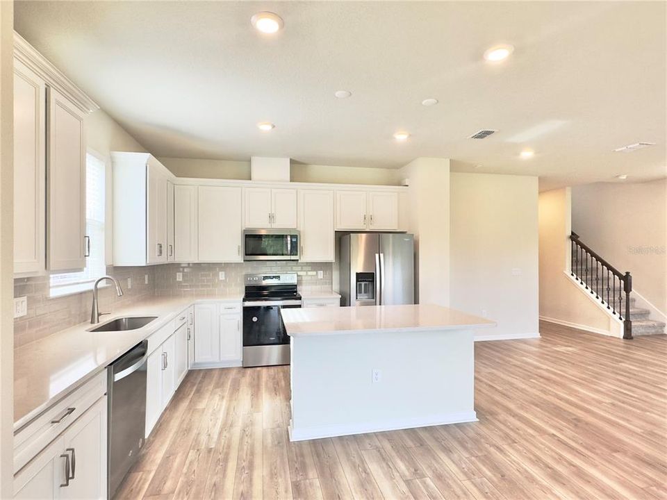 For Rent: $2,900 (4 beds, 3 baths, 2208 Square Feet)