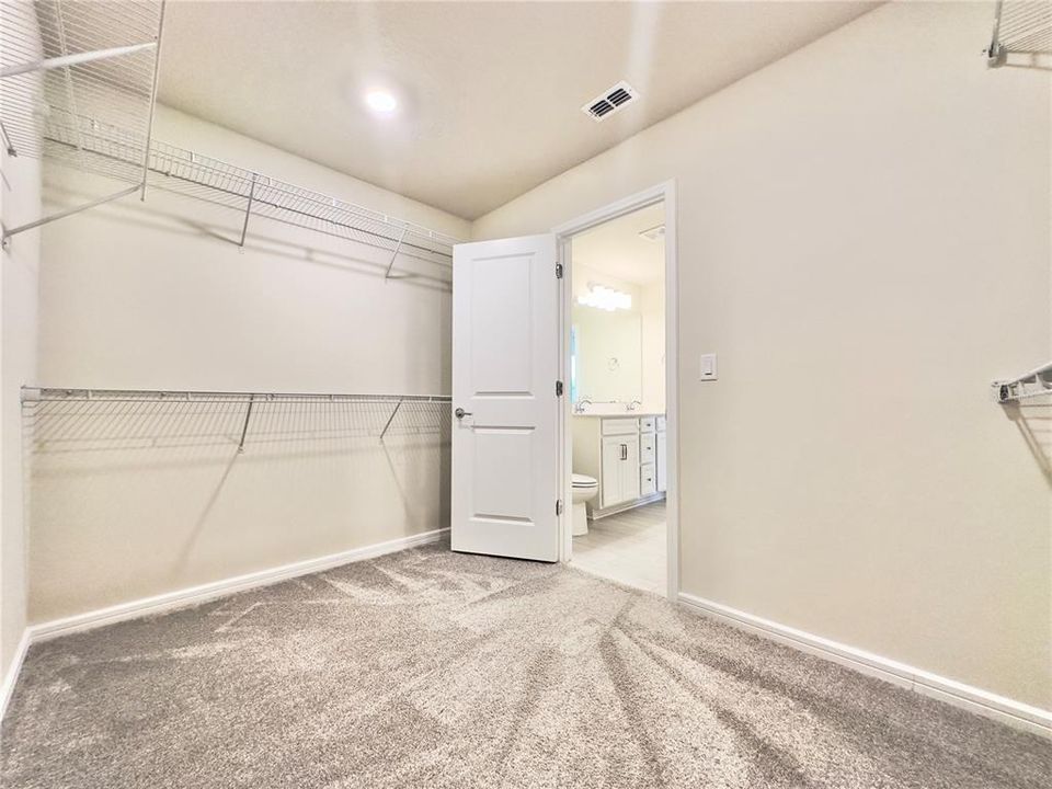 For Rent: $2,900 (4 beds, 3 baths, 2208 Square Feet)