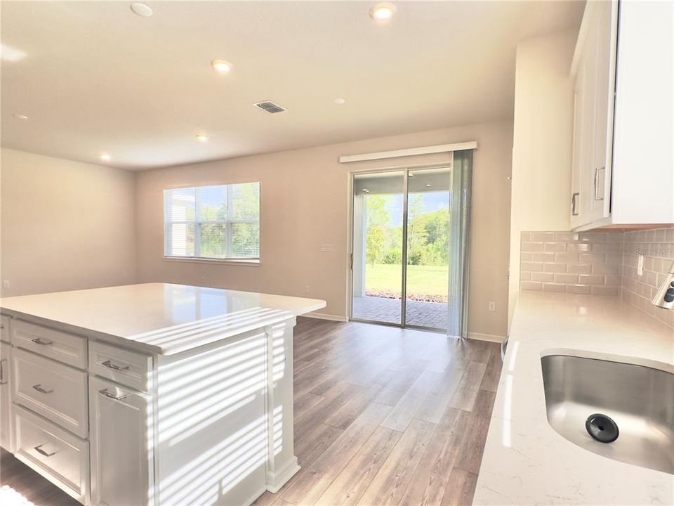 For Rent: $2,900 (4 beds, 3 baths, 2208 Square Feet)