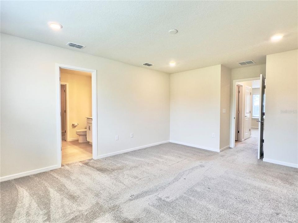 For Rent: $2,900 (4 beds, 3 baths, 2208 Square Feet)