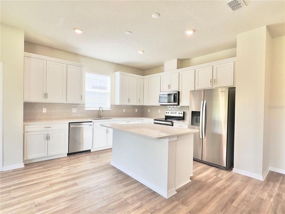 For Rent: $2,900 (4 beds, 3 baths, 2208 Square Feet)
