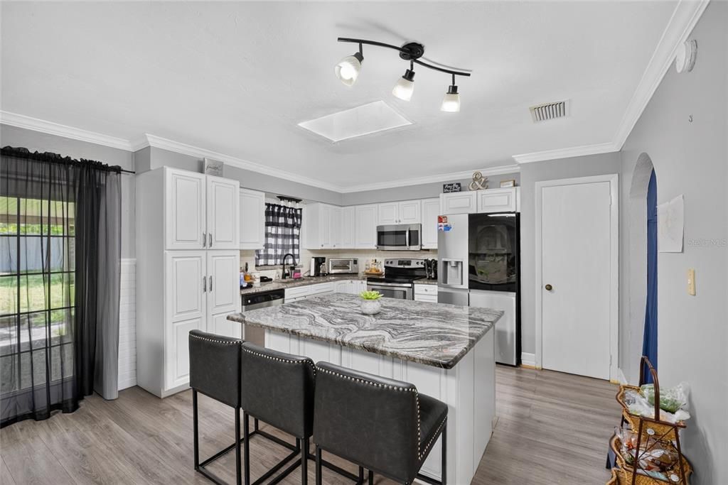 For Sale: $249,900 (3 beds, 2 baths, 1920 Square Feet)