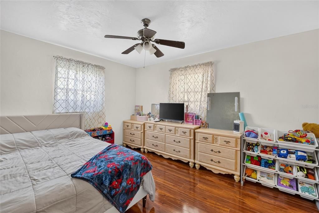 For Sale: $249,900 (3 beds, 2 baths, 1920 Square Feet)