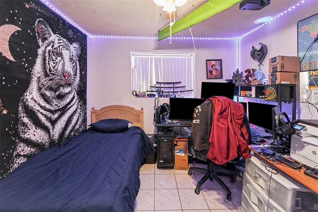 En Venta: $325,000 (2 camas, 1 baños, 1056 Pies cuadrados)