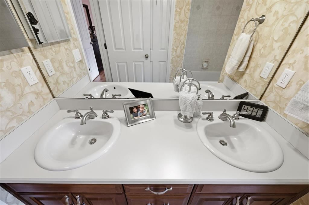 For Sale: $769,000 (4 beds, 3 baths, 3450 Square Feet)