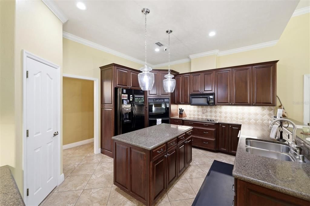For Sale: $769,000 (4 beds, 3 baths, 3450 Square Feet)