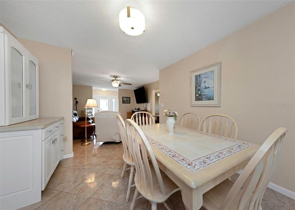 En Venta: $229,900 (2 camas, 2 baños, 1440 Pies cuadrados)
