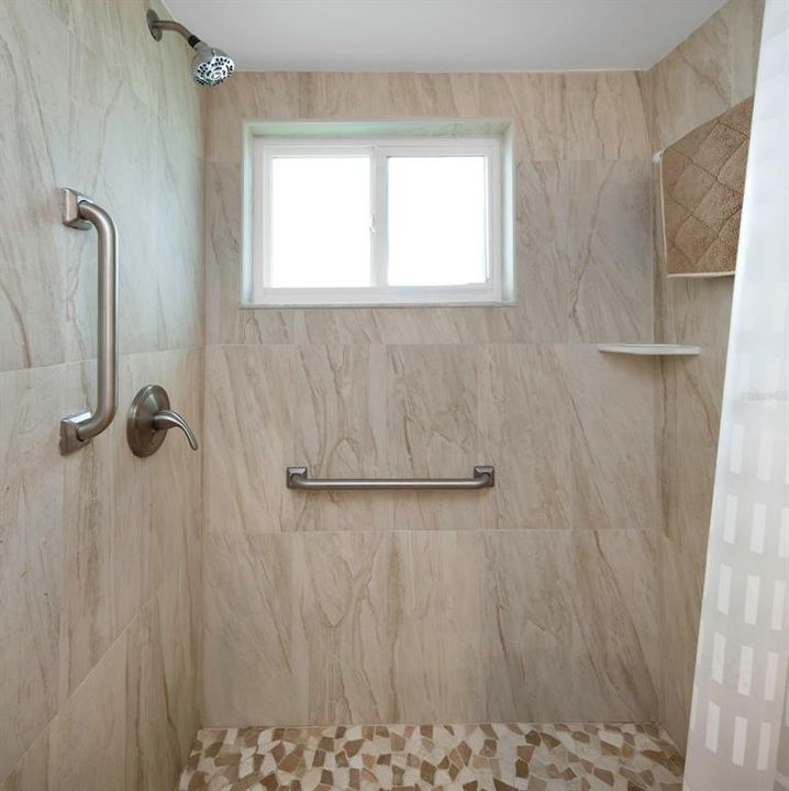 En Venta: $229,900 (2 camas, 2 baños, 1440 Pies cuadrados)
