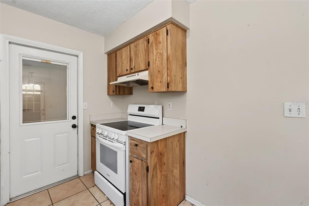 На продажу: $249,900 (2 спален, 2 ванн, 1105 Квадратных фут)