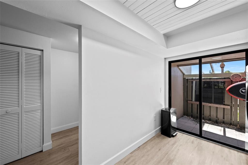 For Sale: $225,000 (2 beds, 2 baths, 1125 Square Feet)