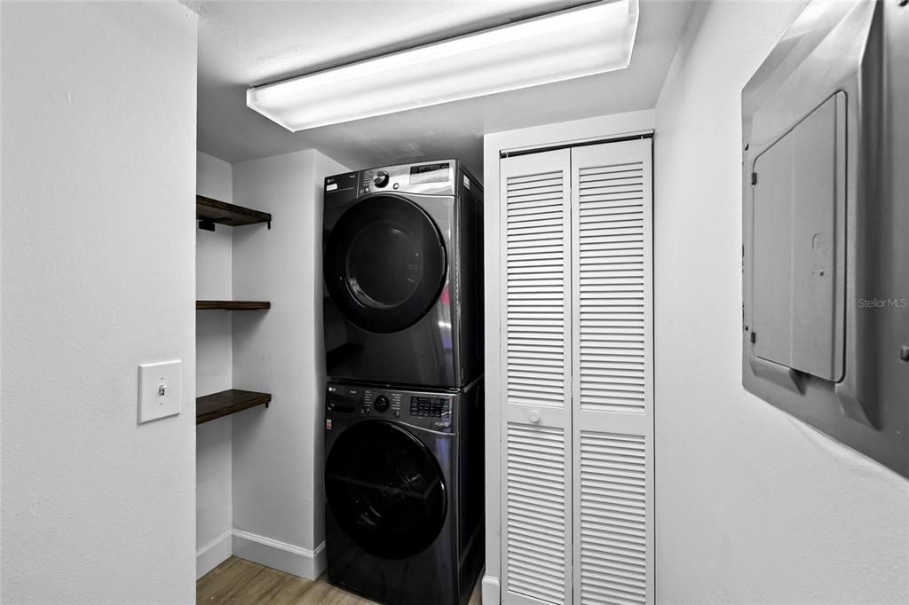 For Sale: $225,000 (2 beds, 2 baths, 1125 Square Feet)