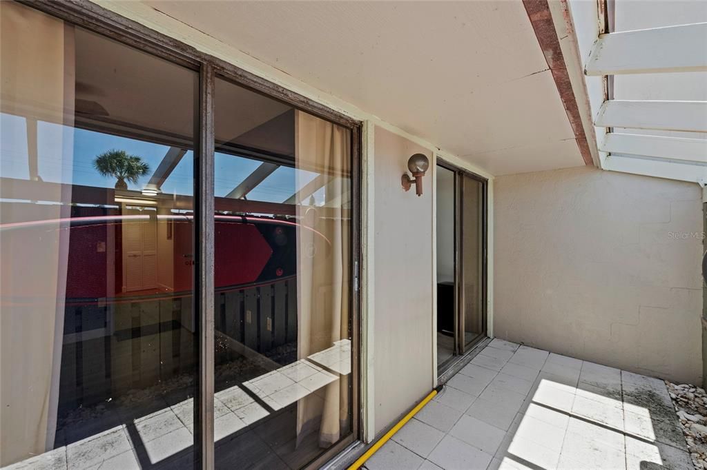 For Sale: $225,000 (2 beds, 2 baths, 1125 Square Feet)