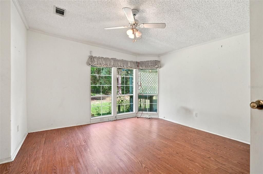 En Venta: $279,900 (3 camas, 2 baños, 2099 Pies cuadrados)