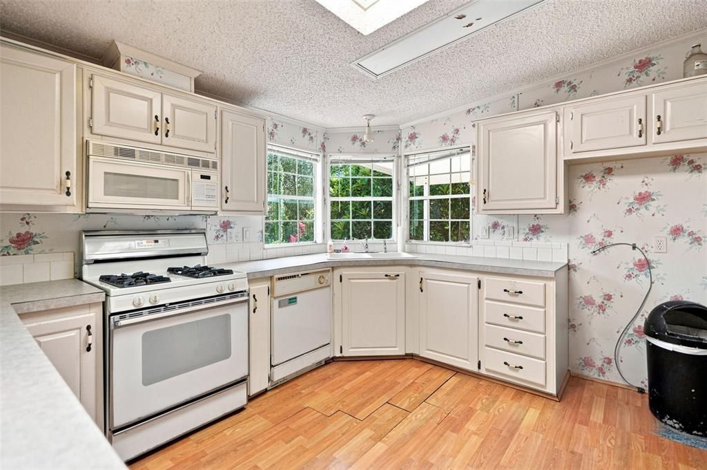 En Venta: $279,900 (3 camas, 2 baños, 2099 Pies cuadrados)
