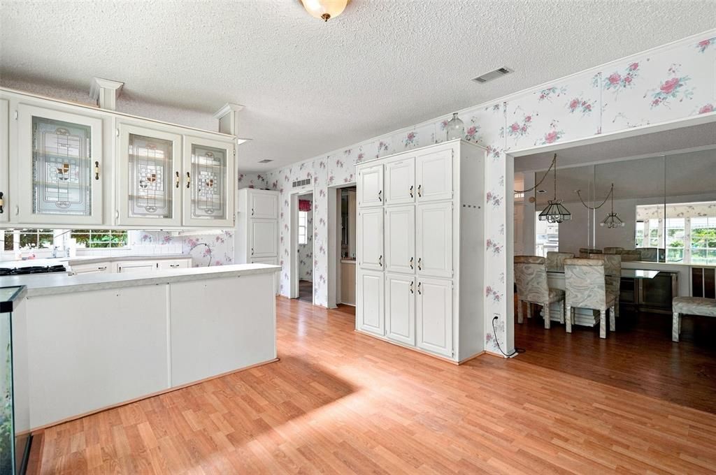 En Venta: $279,900 (3 camas, 2 baños, 2099 Pies cuadrados)