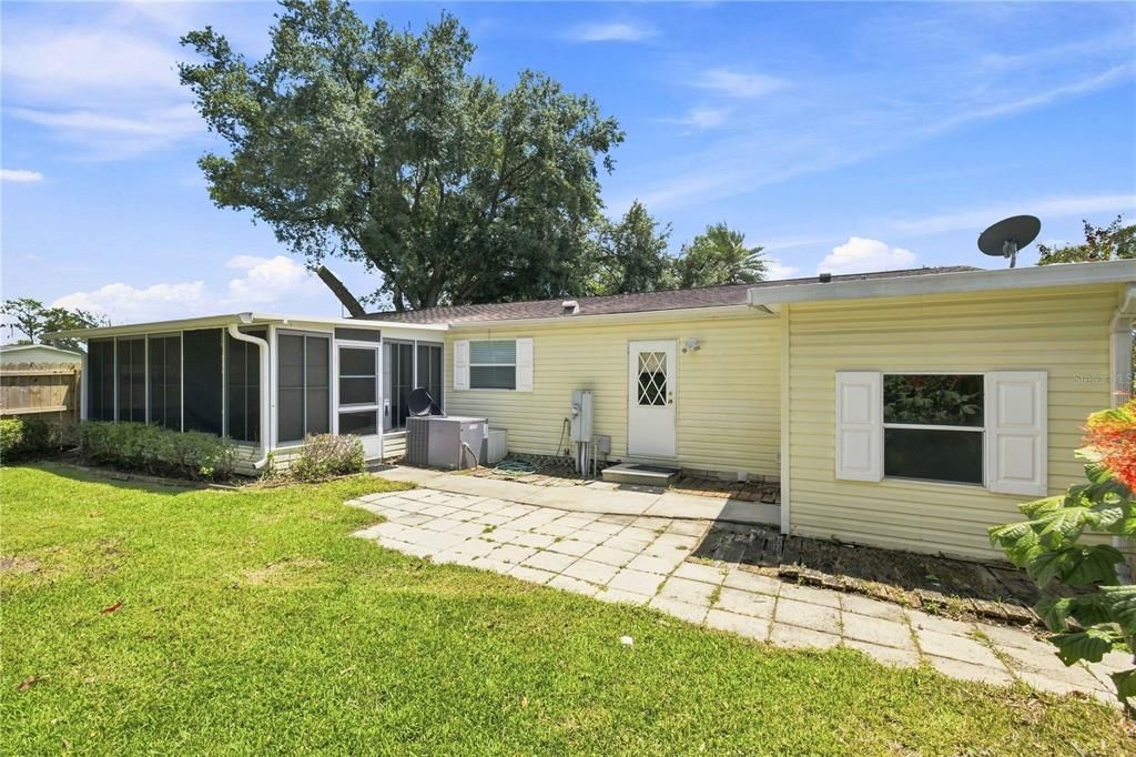 For Sale: $138,500 (3 beds, 2 baths, 1404 Square Feet)