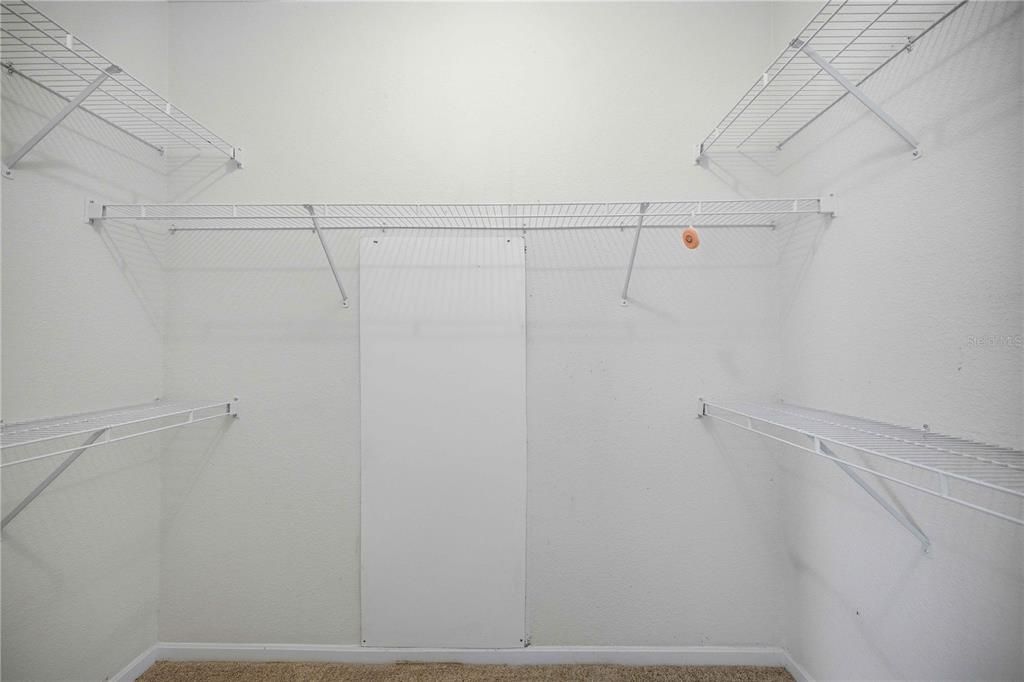 For Sale: $138,500 (3 beds, 2 baths, 1404 Square Feet)