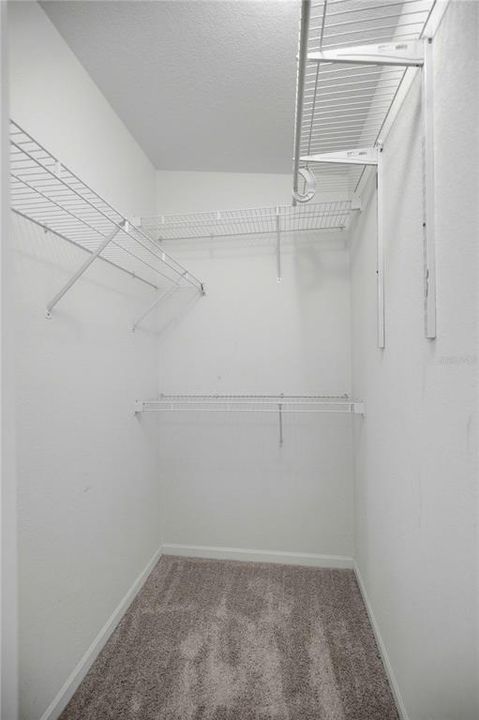 For Sale: $138,500 (3 beds, 2 baths, 1404 Square Feet)